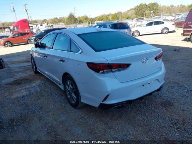 Photo 2 VIN: 5NPE34AF9JH618879 - HYUNDAI SONATA 