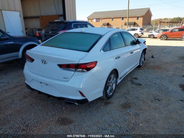 Photo 3 VIN: 5NPE34AF9JH618879 - HYUNDAI SONATA 