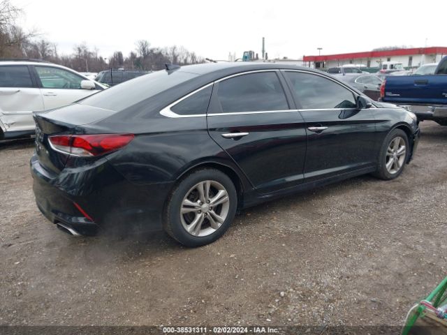 Photo 3 VIN: 5NPE34AF9JH671033 - HYUNDAI SONATA 