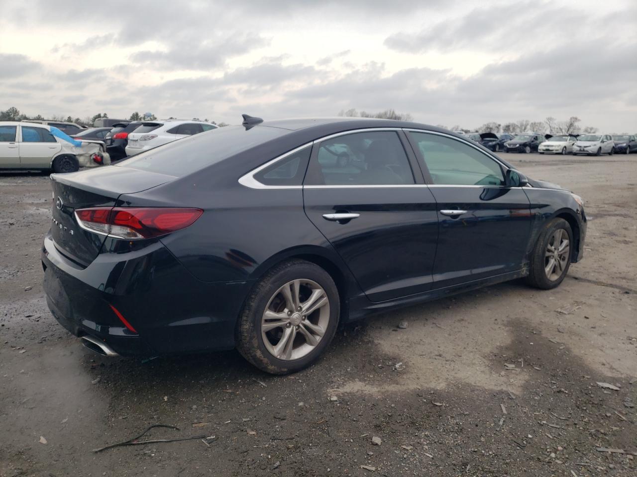 Photo 2 VIN: 5NPE34AF9JH679357 - HYUNDAI SONATA 