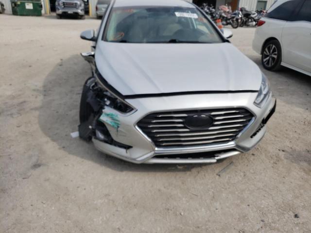 Photo 8 VIN: 5NPE34AF9JH688818 - HYUNDAI SONATA ECO 