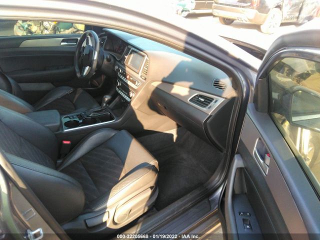 Photo 4 VIN: 5NPE34AF9JH703592 - HYUNDAI SONATA 