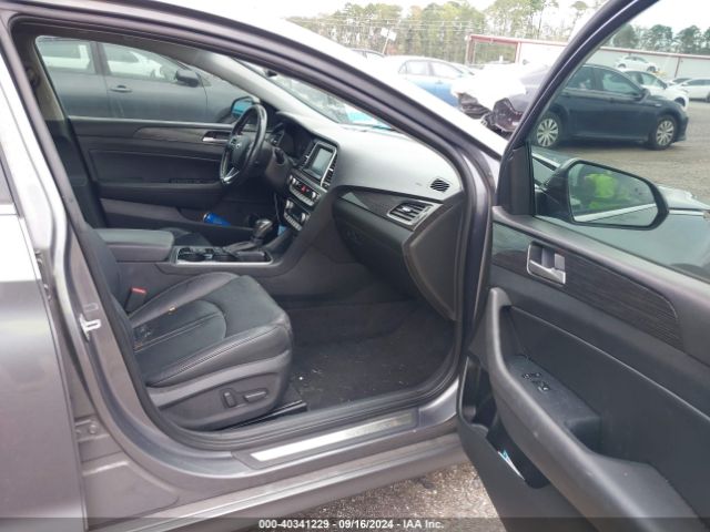 Photo 4 VIN: 5NPE34AF9JH711885 - HYUNDAI SONATA 