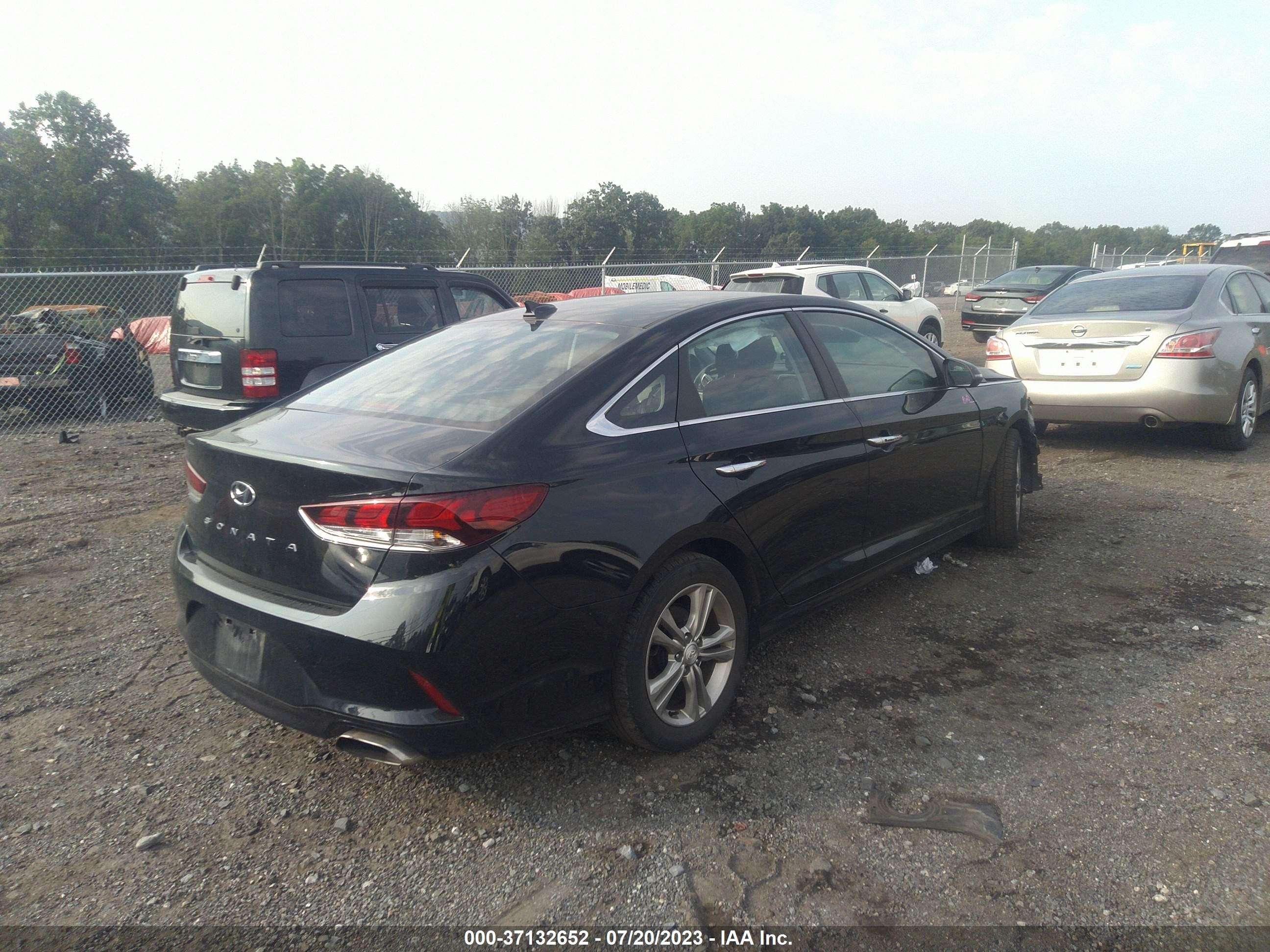 Photo 3 VIN: 5NPE34AF9KH780304 - HYUNDAI SONATA 