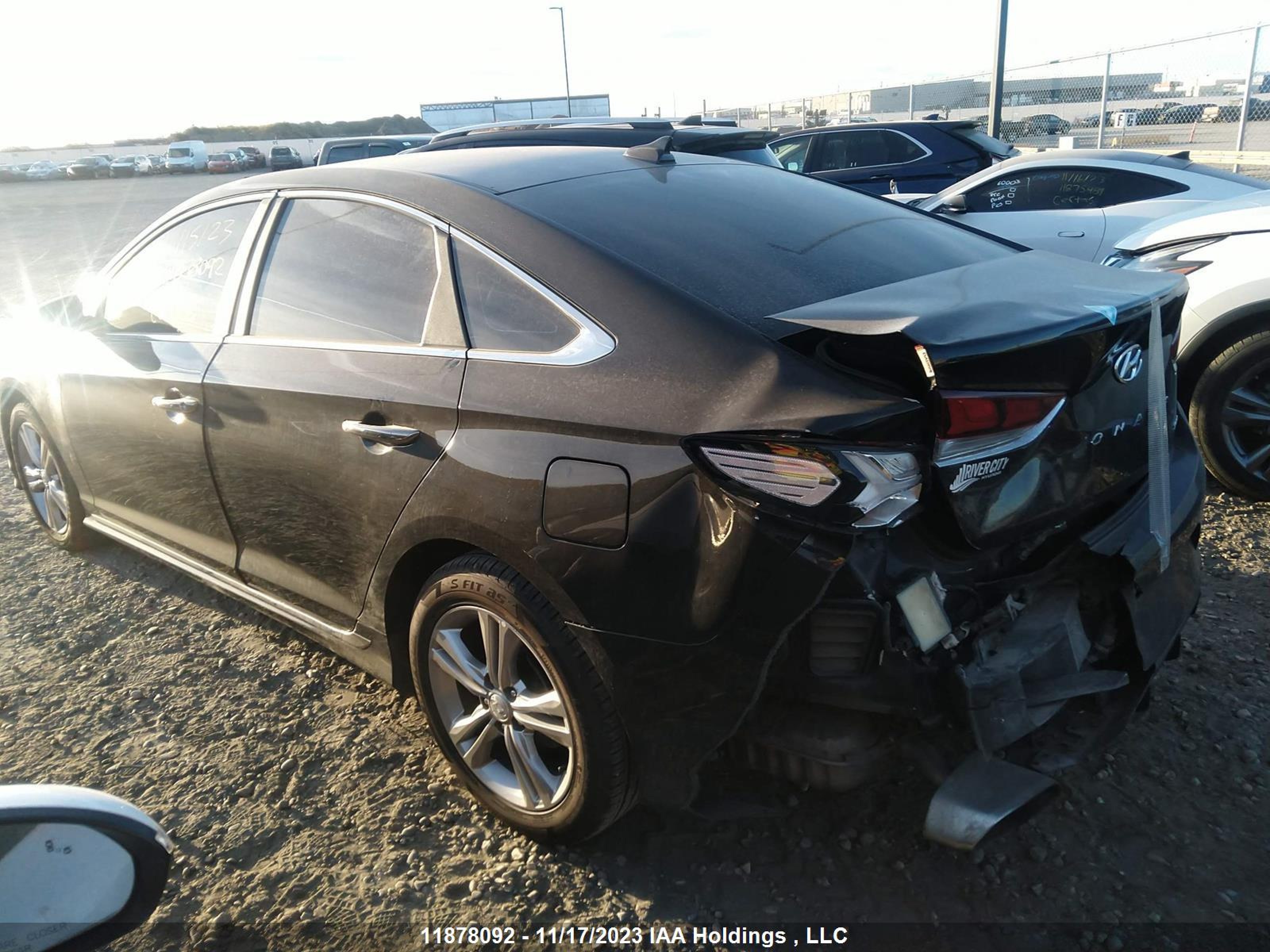 Photo 2 VIN: 5NPE34AF9KH793778 - HYUNDAI SONATA 