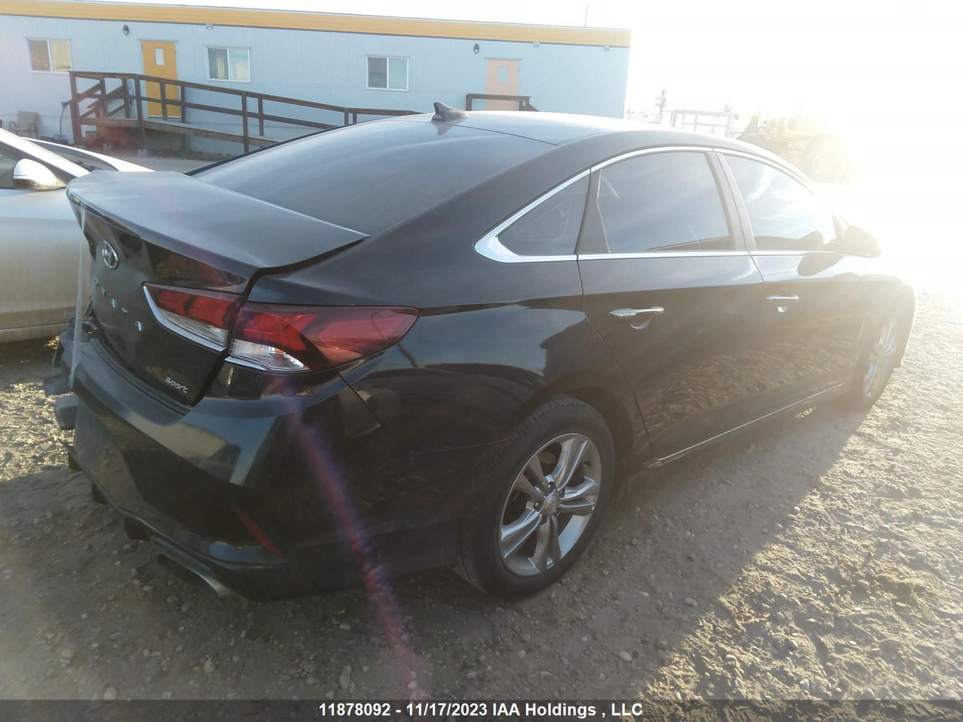 Photo 3 VIN: 5NPE34AF9KH793778 - HYUNDAI SONATA 