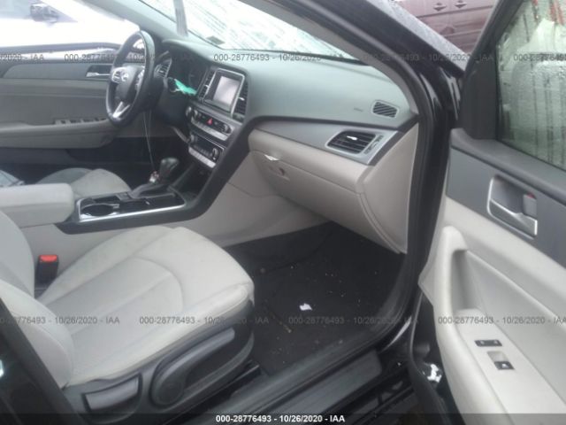 Photo 4 VIN: 5NPE34AF9KH803550 - HYUNDAI SONATA 