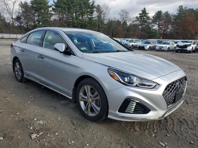 Photo 3 VIN: 5NPE34AF9KH811101 - HYUNDAI SONATA LIM 