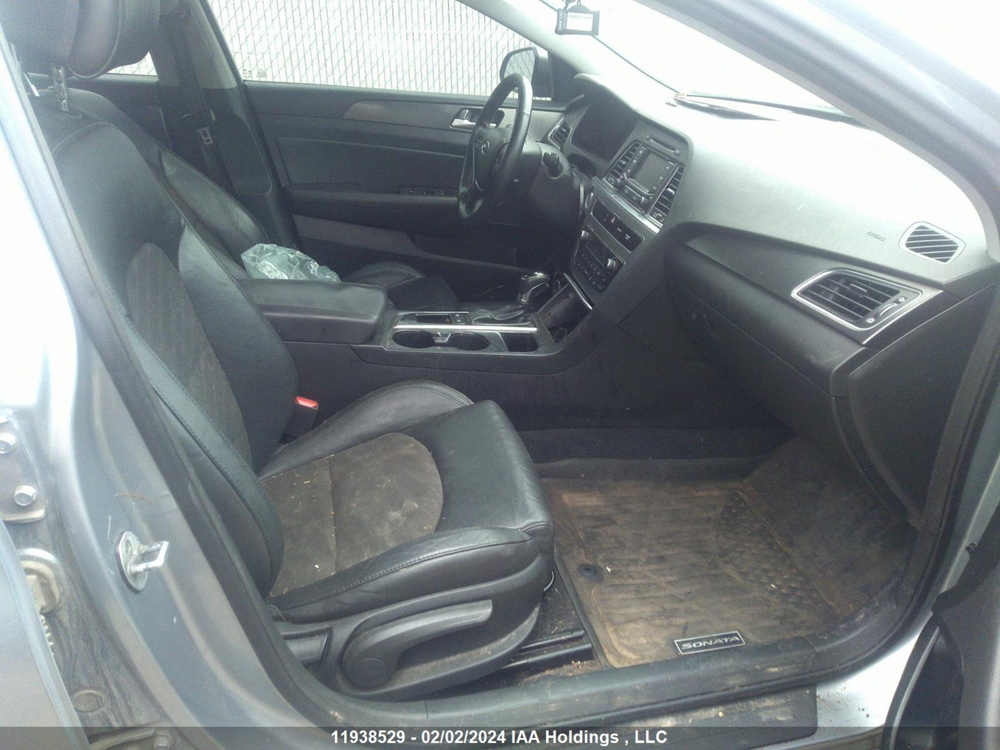 Photo 4 VIN: 5NPE34AFXFH060855 - HYUNDAI SONATA 