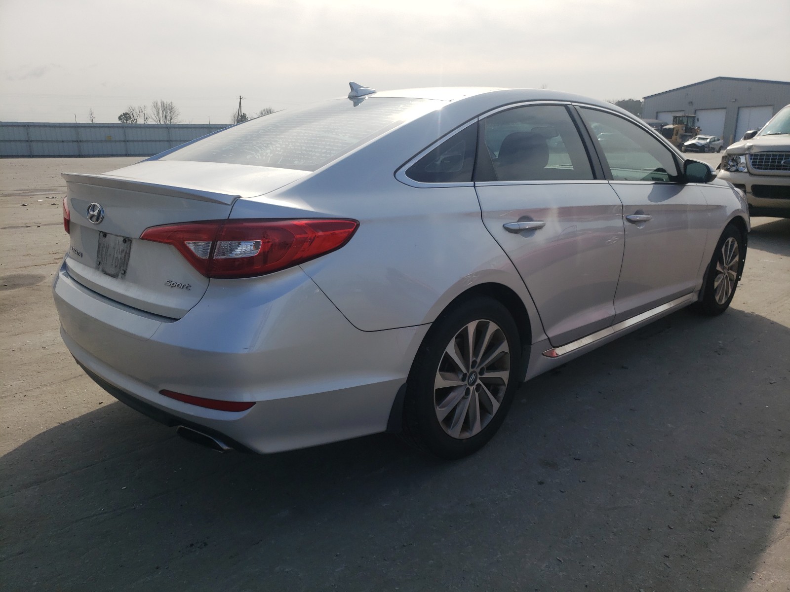 Photo 3 VIN: 5NPE34AFXFH098893 - HYUNDAI SONATA 