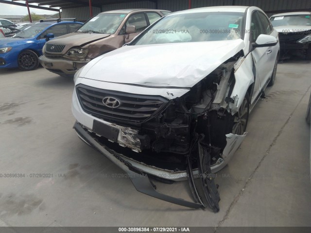 Photo 5 VIN: 5NPE34AFXGH290879 - HYUNDAI SONATA 