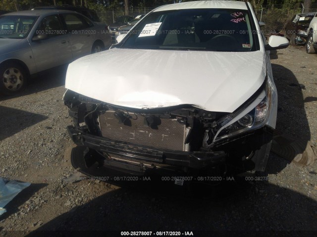 Photo 5 VIN: 5NPE34AFXGH299050 - HYUNDAI SONATA 