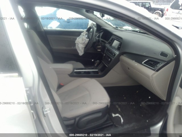 Photo 4 VIN: 5NPE34AFXGH299145 - HYUNDAI SONATA 