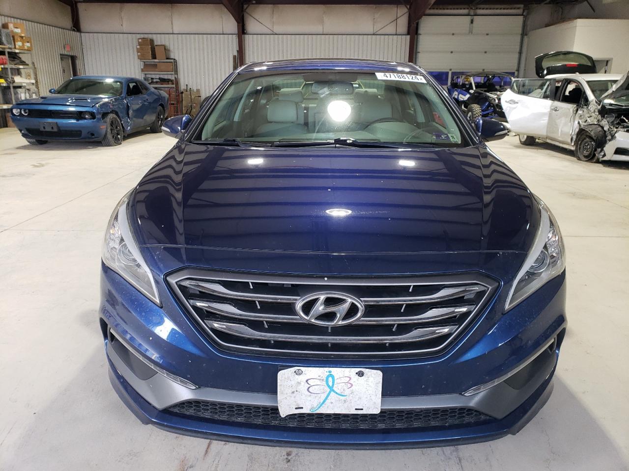 Photo 4 VIN: 5NPE34AFXGH325842 - HYUNDAI SONATA 