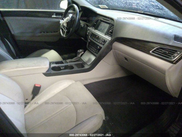 Photo 4 VIN: 5NPE34AFXGH330894 - HYUNDAI SONATA 