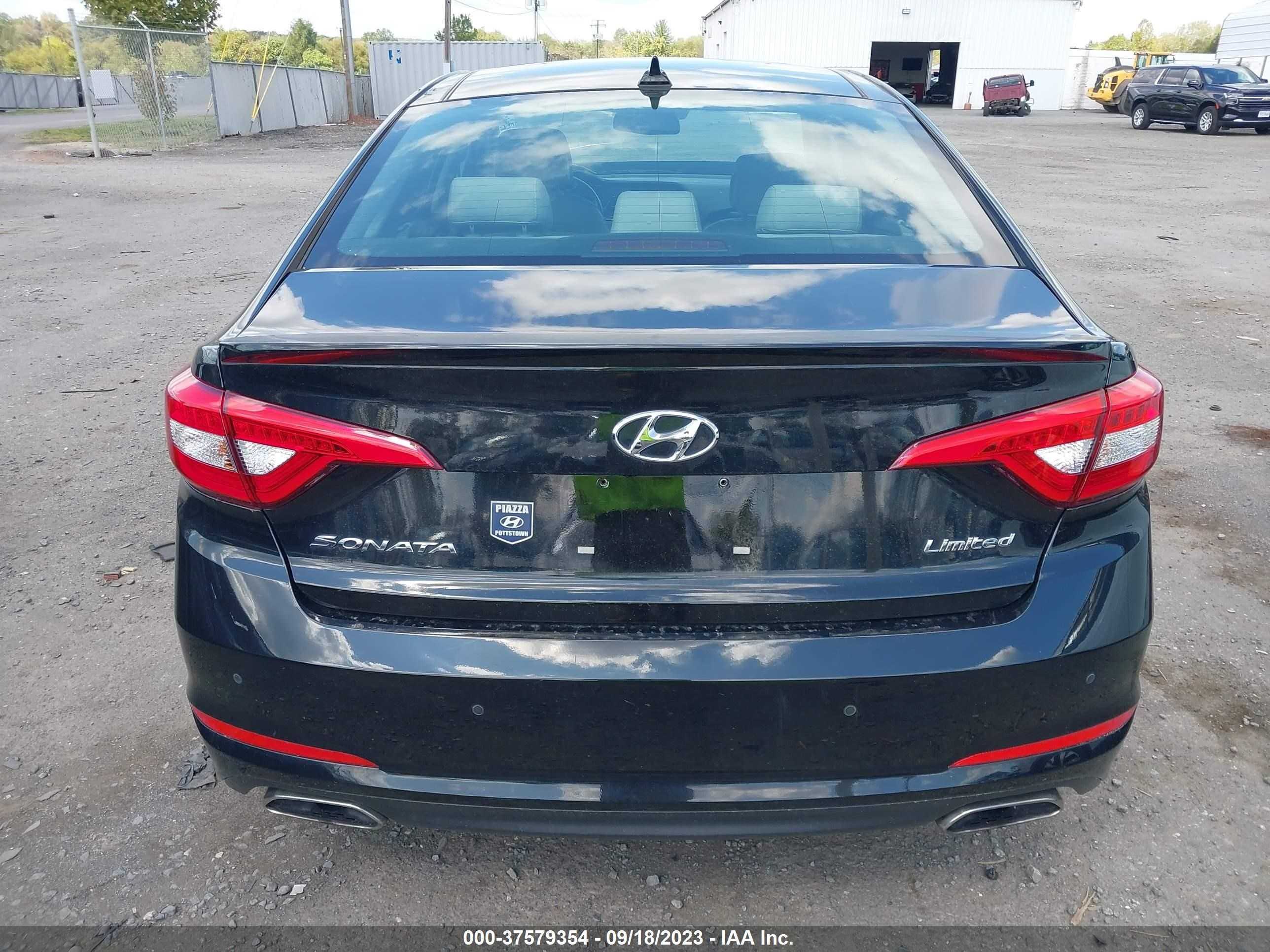 Photo 16 VIN: 5NPE34AFXGH331317 - HYUNDAI SONATA 