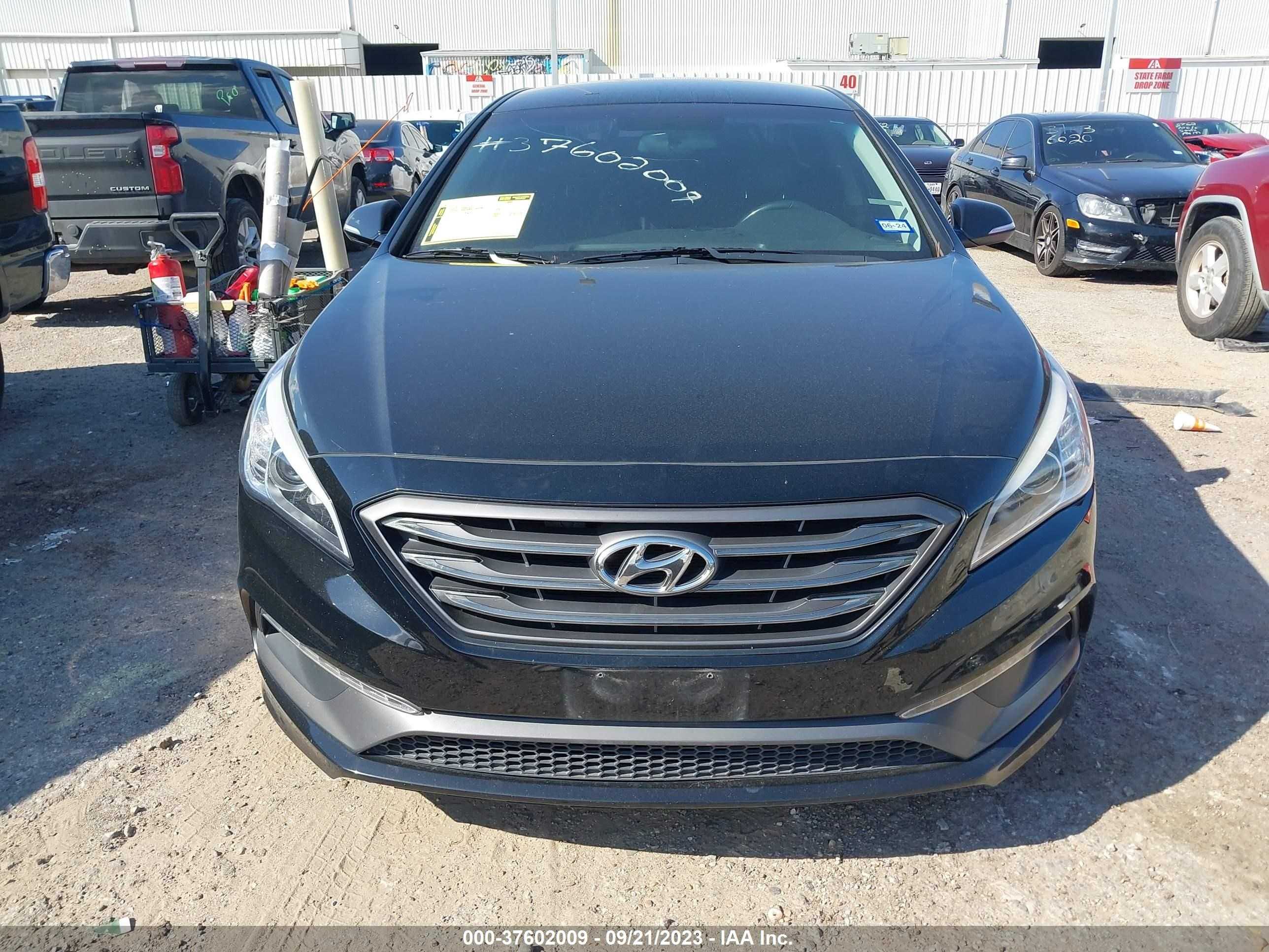 Photo 11 VIN: 5NPE34AFXGH333469 - HYUNDAI SONATA 