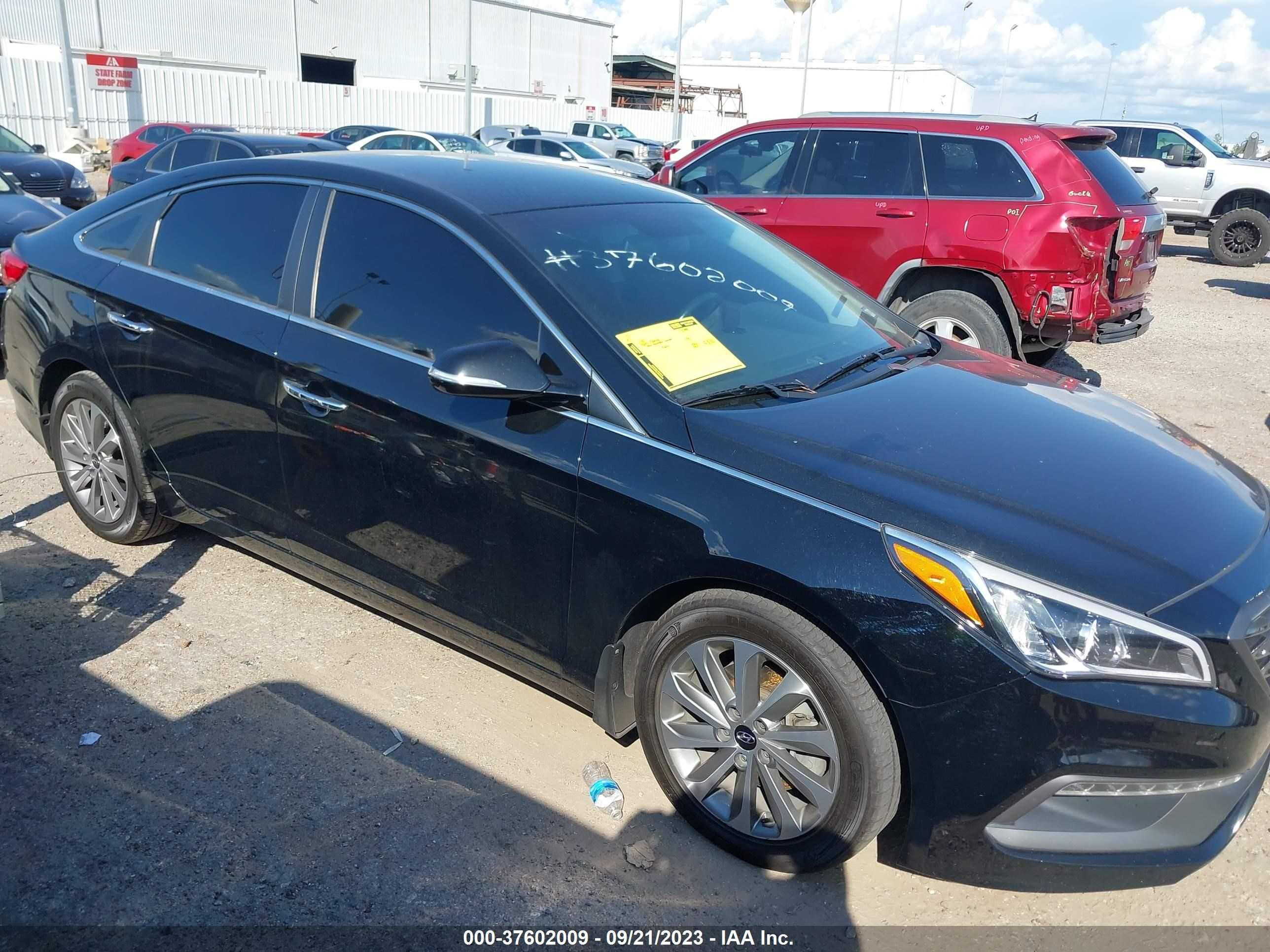 Photo 12 VIN: 5NPE34AFXGH333469 - HYUNDAI SONATA 