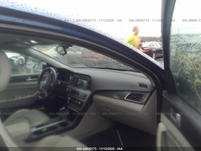 Photo 4 VIN: 5NPE34AFXGH435760 - HYUNDAI SONATA 