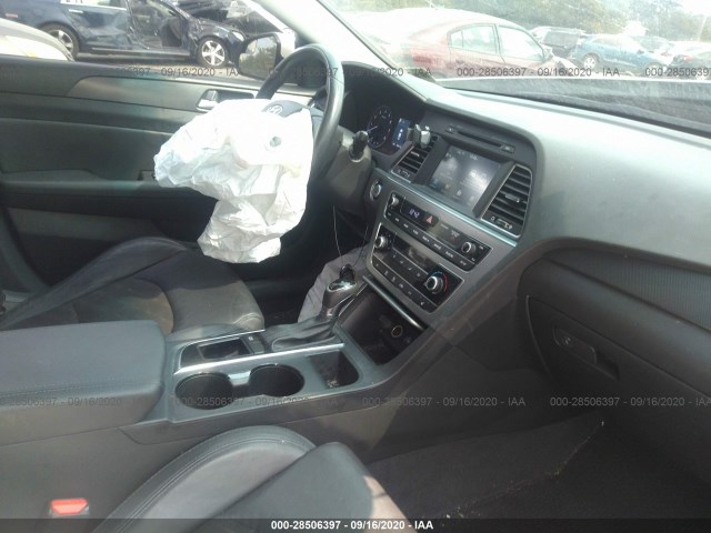 Photo 4 VIN: 5NPE34AFXHH449241 - HYUNDAI SONATA 