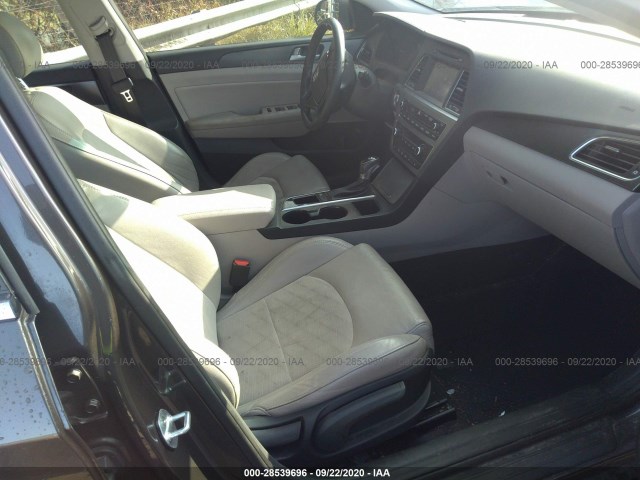 Photo 4 VIN: 5NPE34AFXHH467464 - HYUNDAI SONATA 