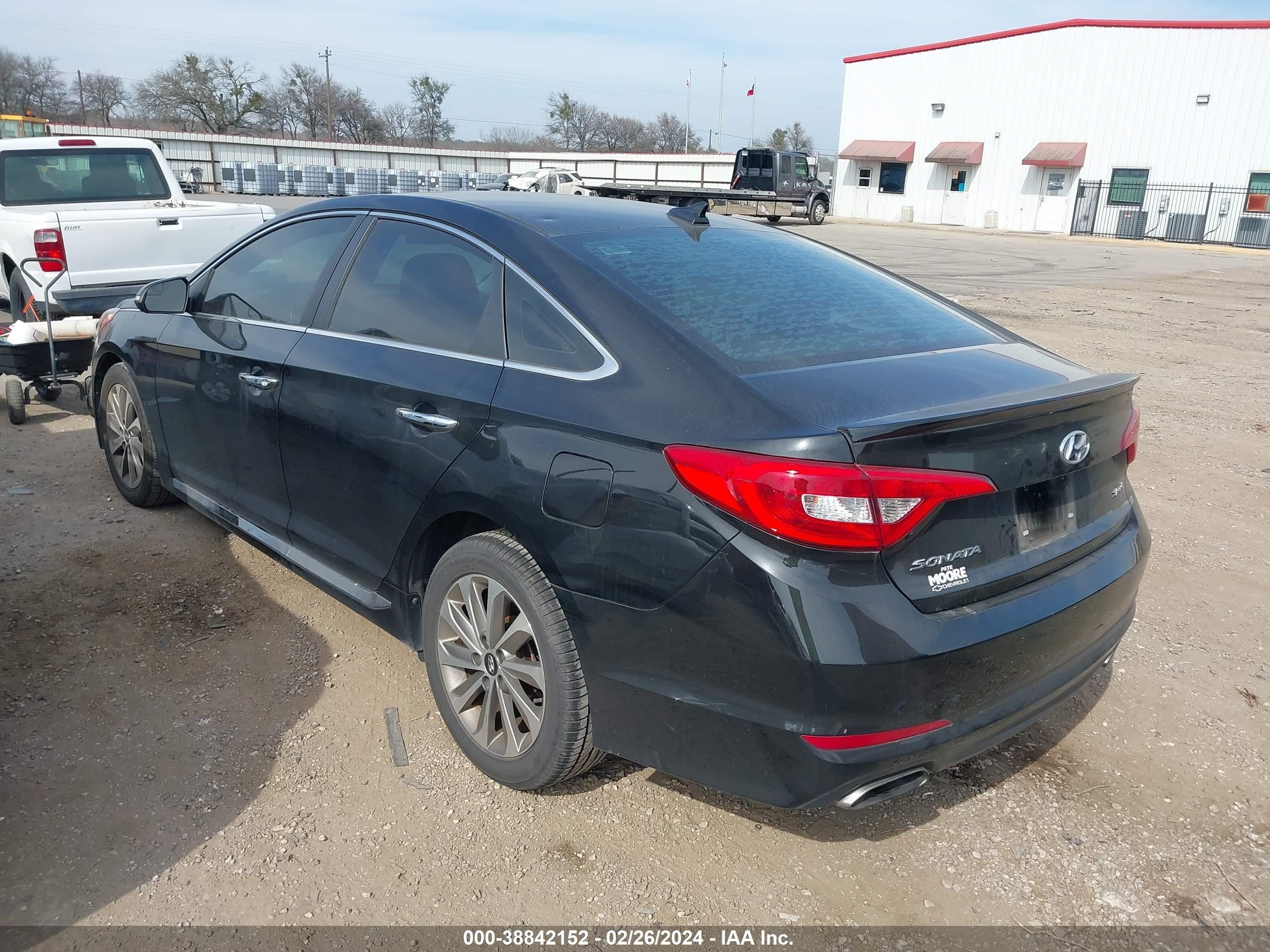 Photo 2 VIN: 5NPE34AFXHH509213 - HYUNDAI SONATA 