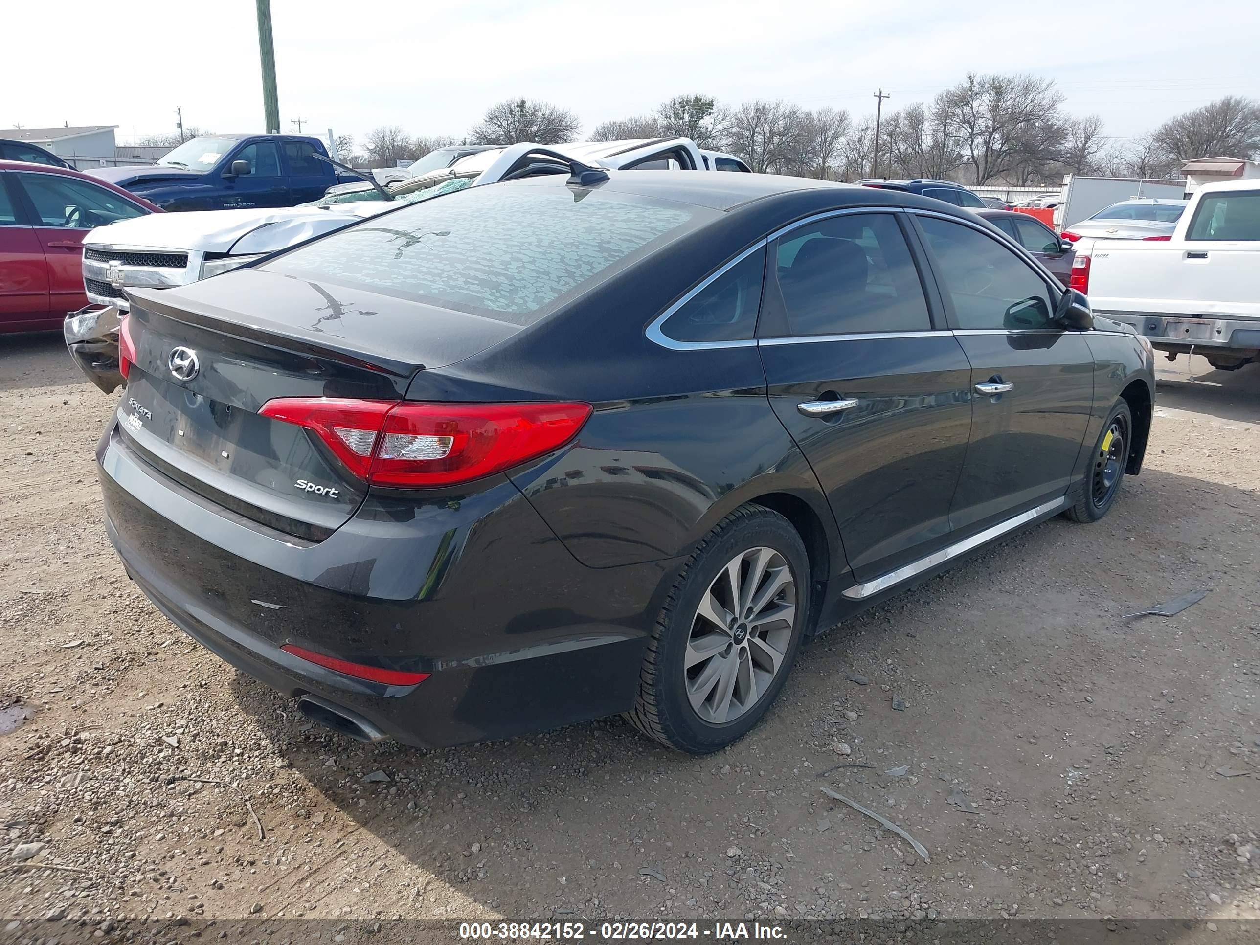 Photo 3 VIN: 5NPE34AFXHH509213 - HYUNDAI SONATA 