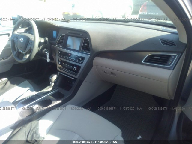 Photo 4 VIN: 5NPE34AFXHH545838 - HYUNDAI SONATA 