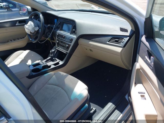 Photo 4 VIN: 5NPE34AFXHH551123 - HYUNDAI SONATA 