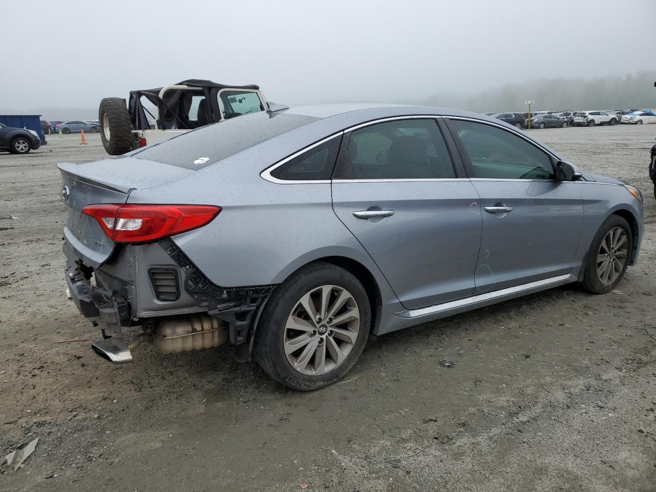 Photo 2 VIN: 5NPE34AFXHH585692 - HYUNDAI SONATA 