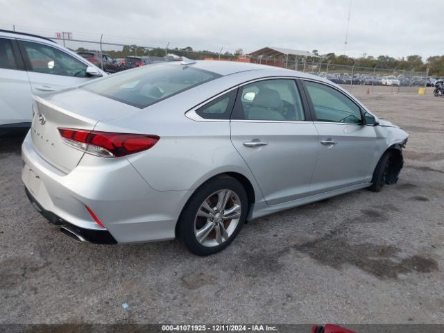 Photo 3 VIN: 5NPE34AFXJH610015 - HYUNDAI SONATA 