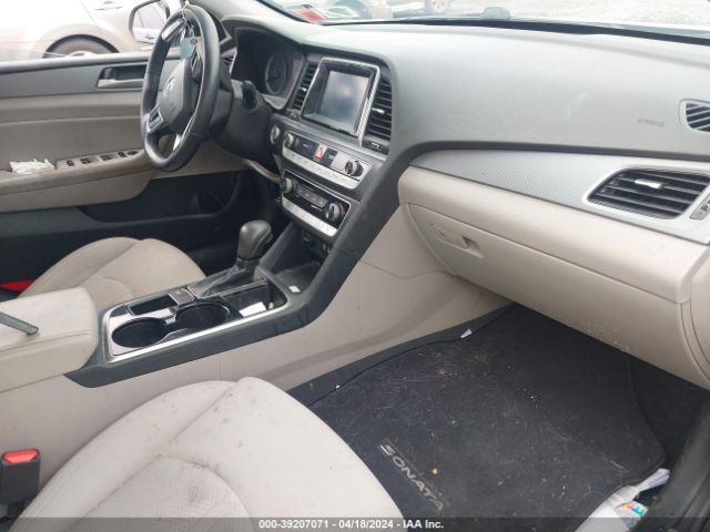 Photo 4 VIN: 5NPE34AFXJH622892 - HYUNDAI SONATA 