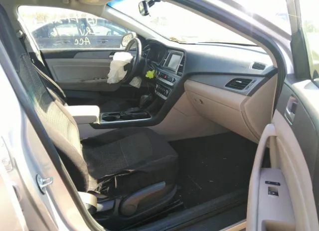 Photo 4 VIN: 5NPE34AFXJH634573 - HYUNDAI SONATA 