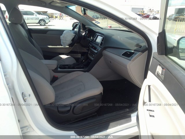 Photo 4 VIN: 5NPE34AFXJH652278 - HYUNDAI SONATA 