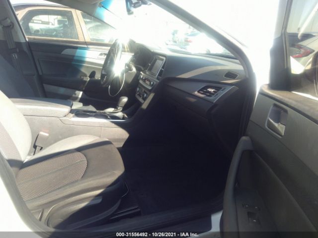 Photo 4 VIN: 5NPE34AFXJH654712 - HYUNDAI SONATA 