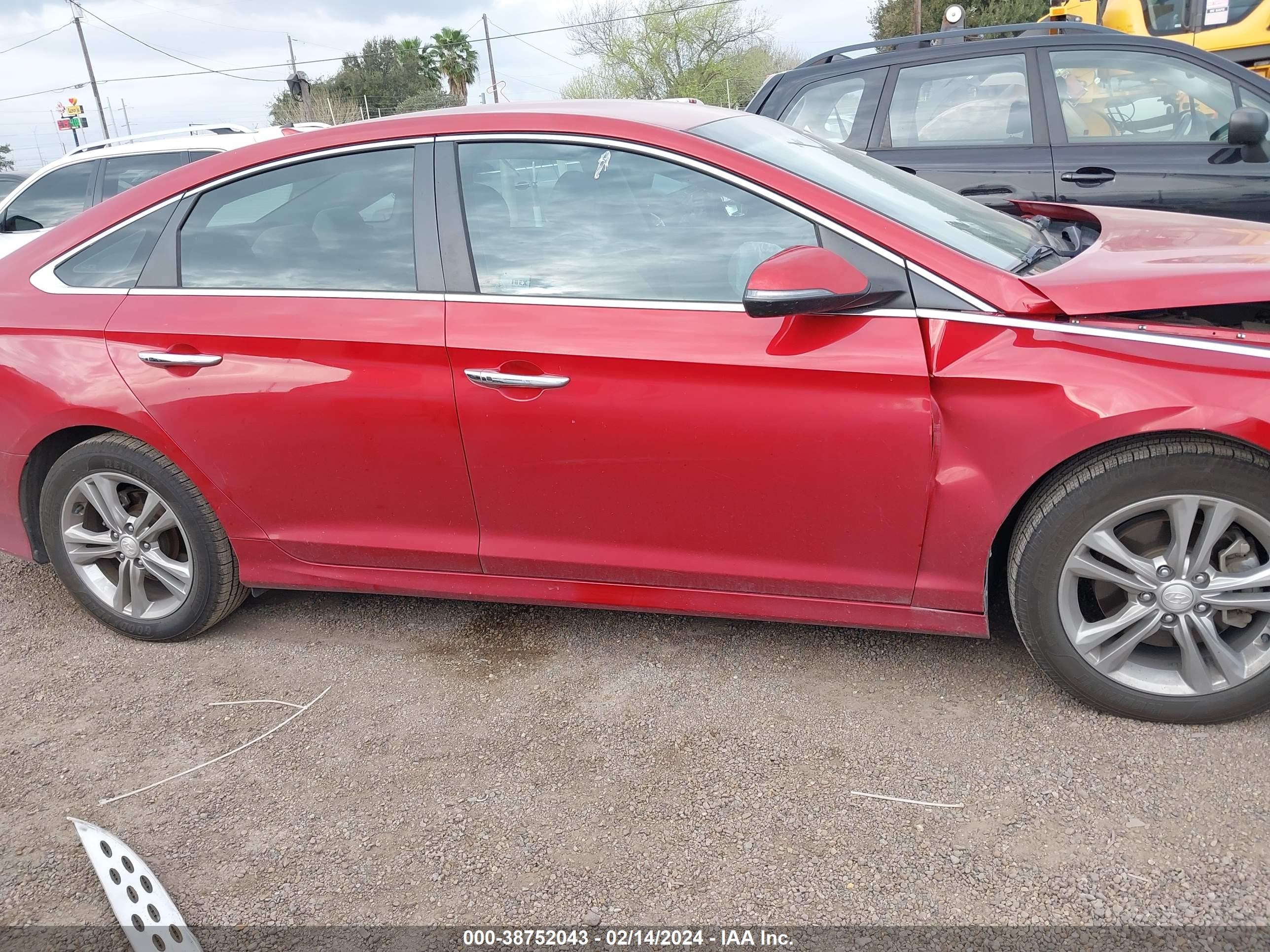 Photo 12 VIN: 5NPE34AFXJH655438 - HYUNDAI SONATA 