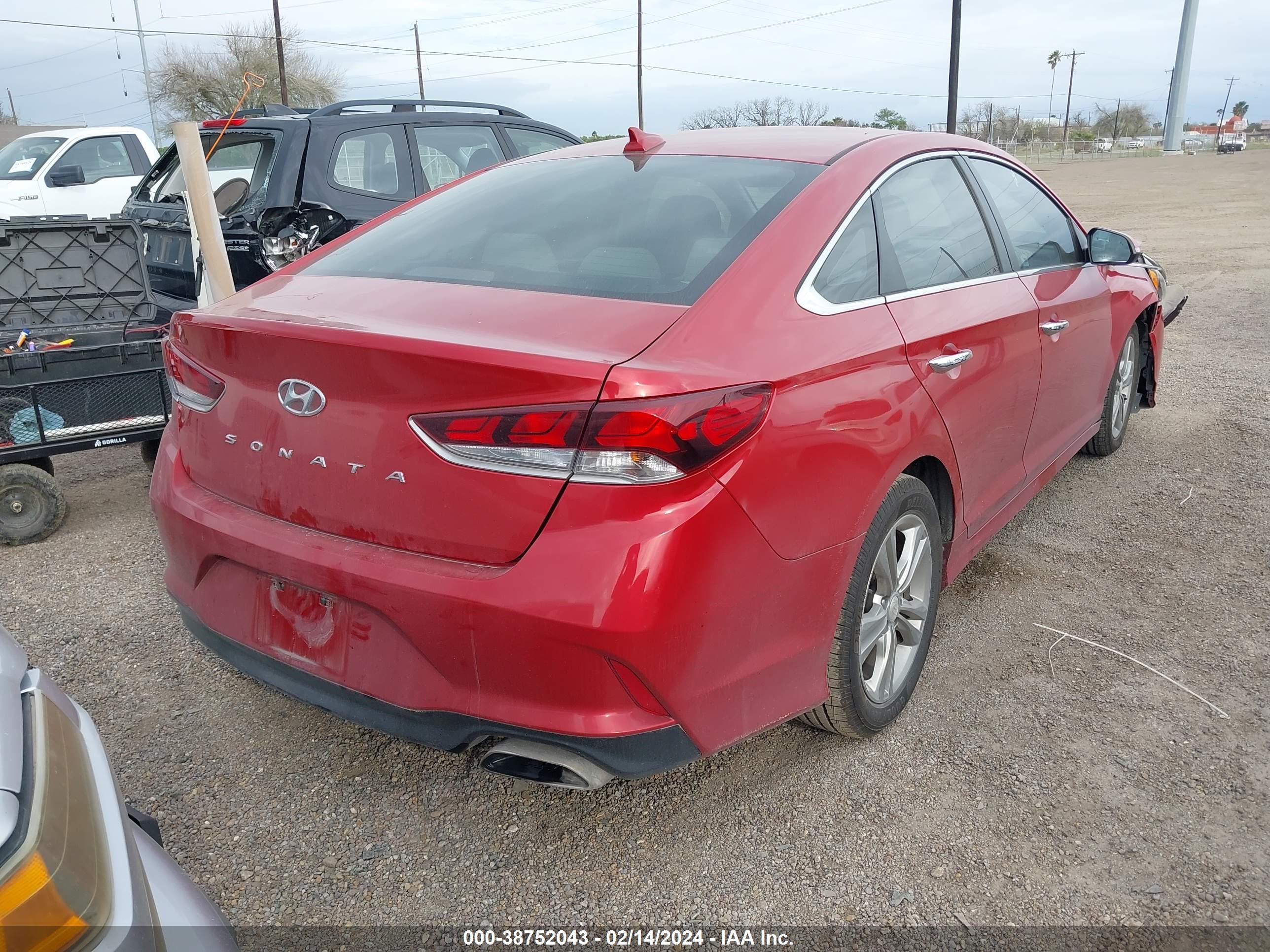 Photo 3 VIN: 5NPE34AFXJH655438 - HYUNDAI SONATA 