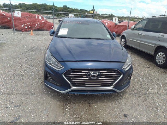 Photo 5 VIN: 5NPE34AFXJH677973 - HYUNDAI SONATA 