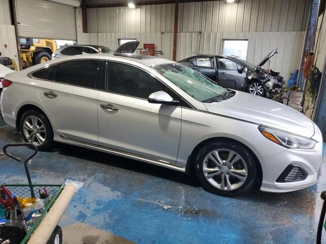 Photo 3 VIN: 5NPE34AFXJH677987 - HYUNDAI SONATA SPO 