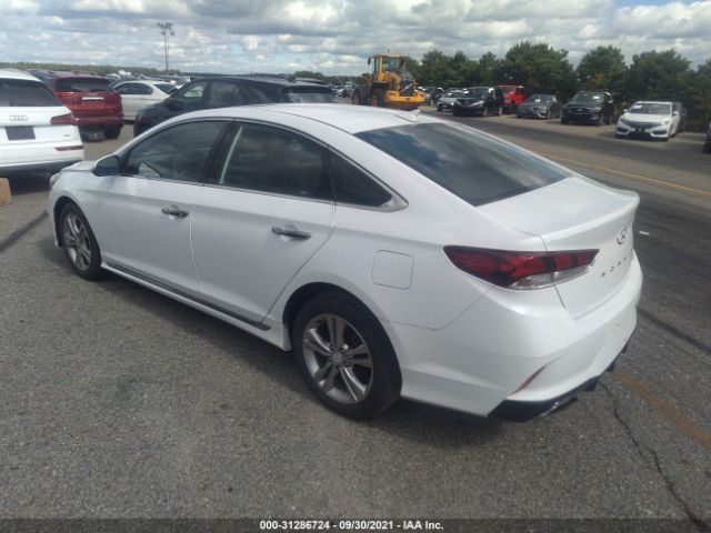 Photo 2 VIN: 5NPE34AFXJH680744 - HYUNDAI SONATA 