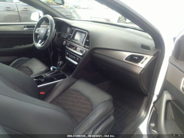 Photo 4 VIN: 5NPE34AFXJH680744 - HYUNDAI SONATA 