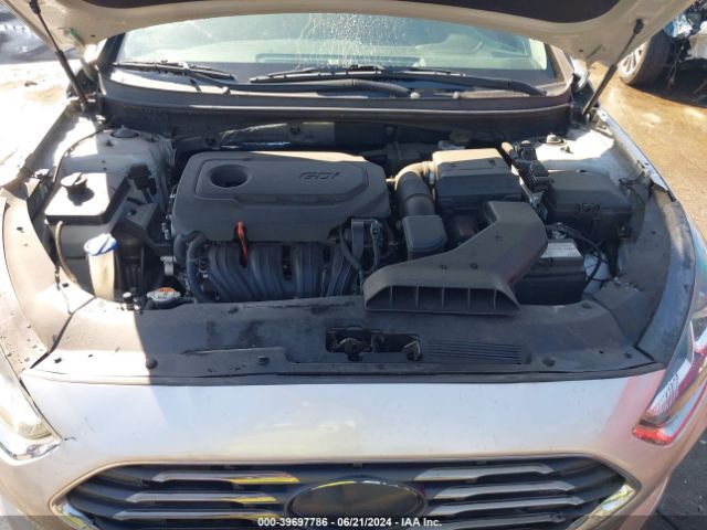 Photo 9 VIN: 5NPE34AFXJH685054 - HYUNDAI SONATA 