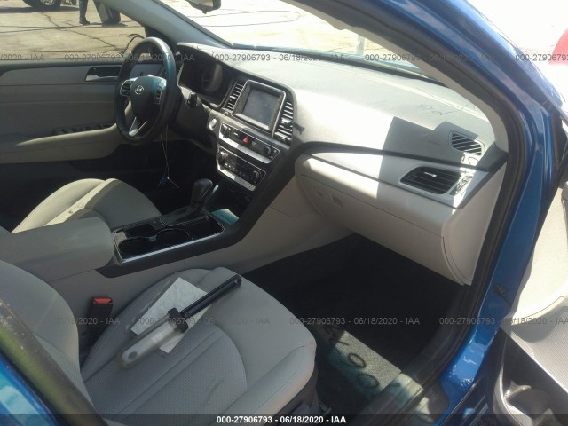 Photo 4 VIN: 5NPE34AFXKH754021 - HYUNDAI SONATA 