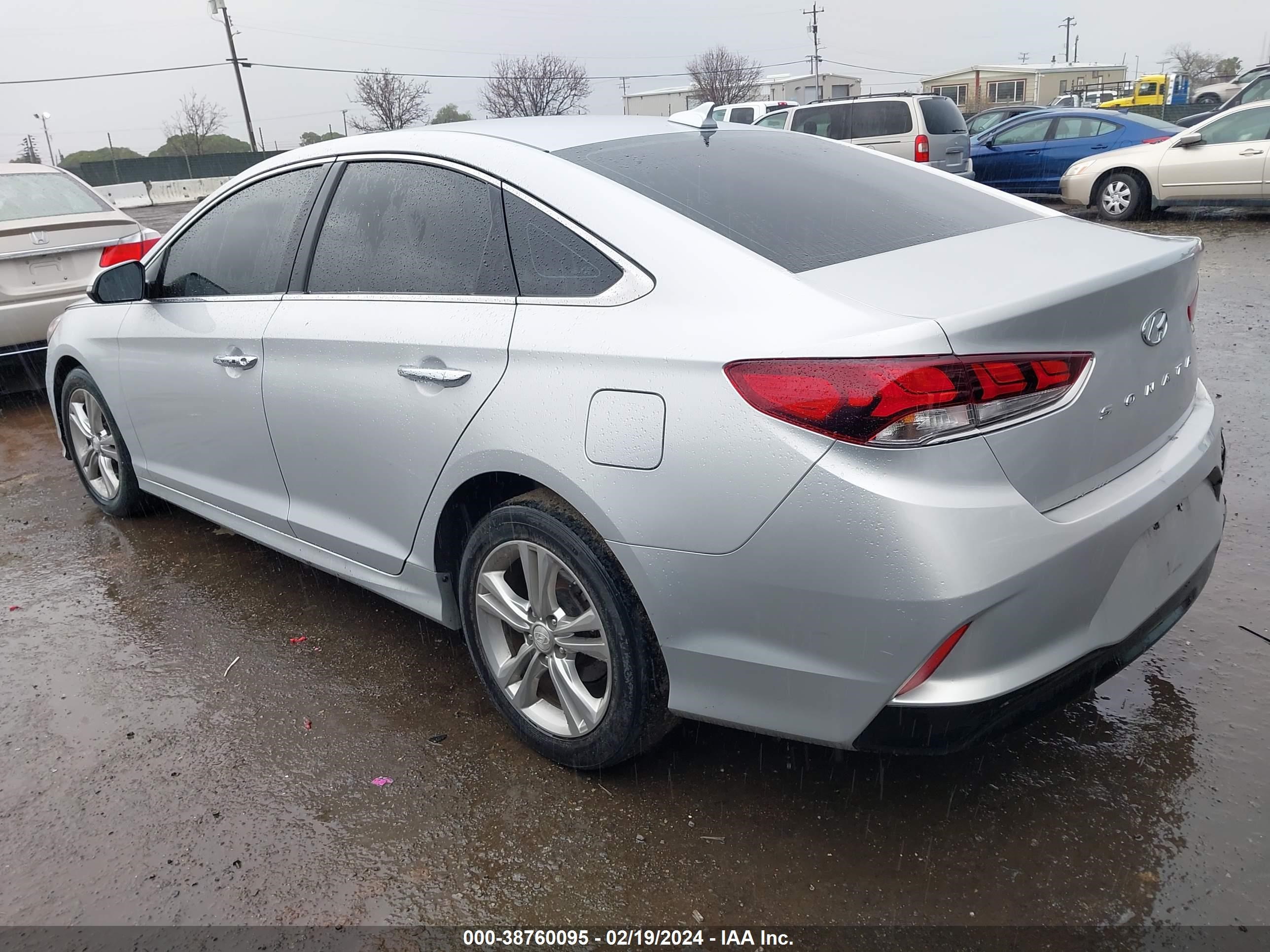 Photo 2 VIN: 5NPE34AFXKH778612 - HYUNDAI SONATA 