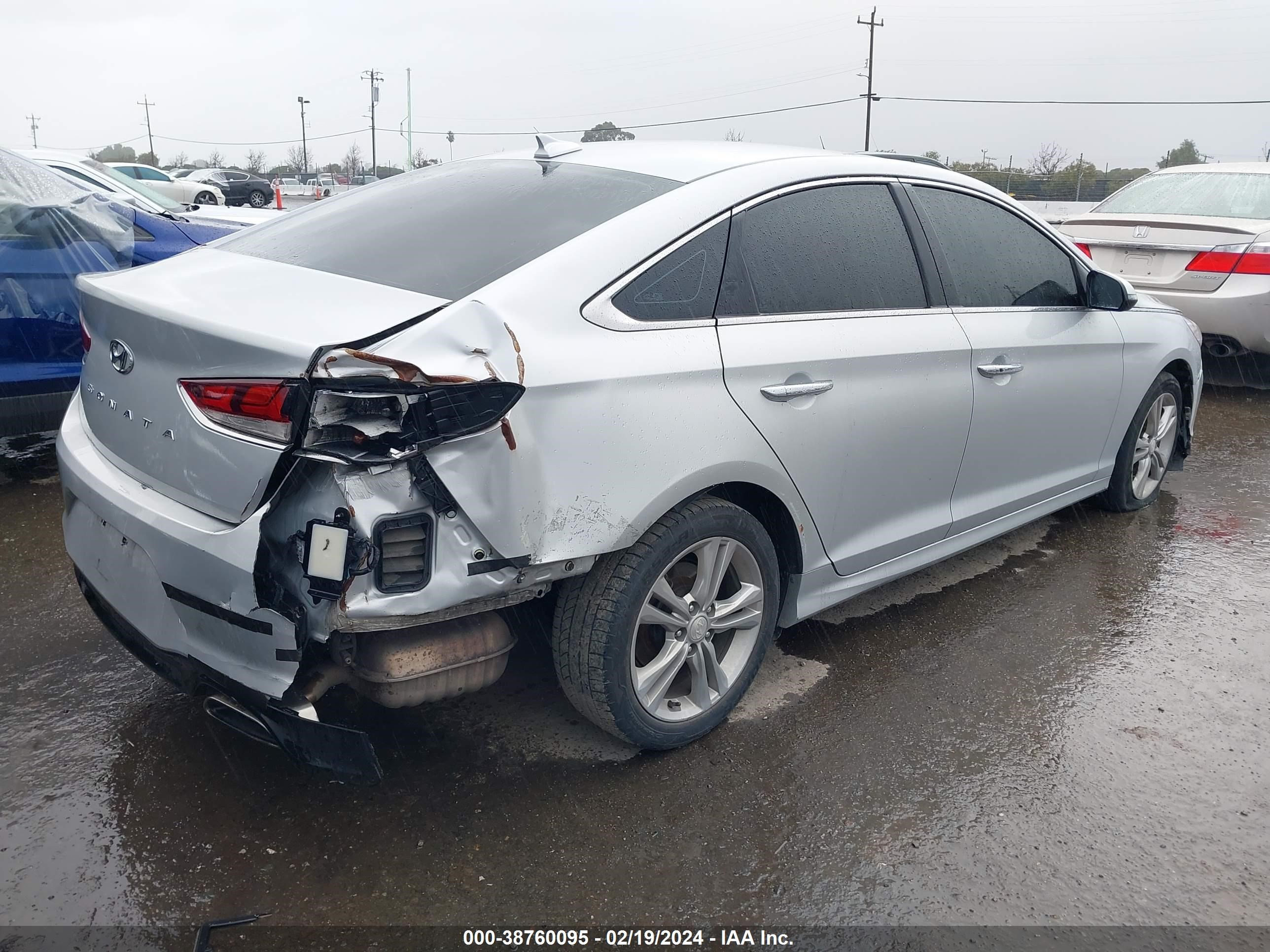 Photo 3 VIN: 5NPE34AFXKH778612 - HYUNDAI SONATA 