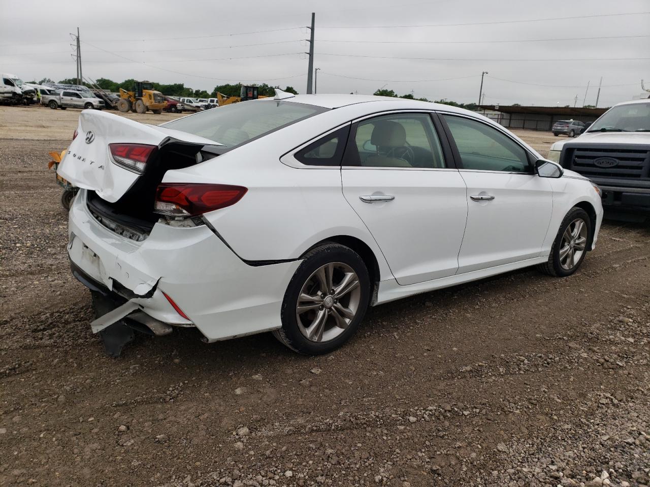 Photo 2 VIN: 5NPE34AFXKH795586 - HYUNDAI SONATA 