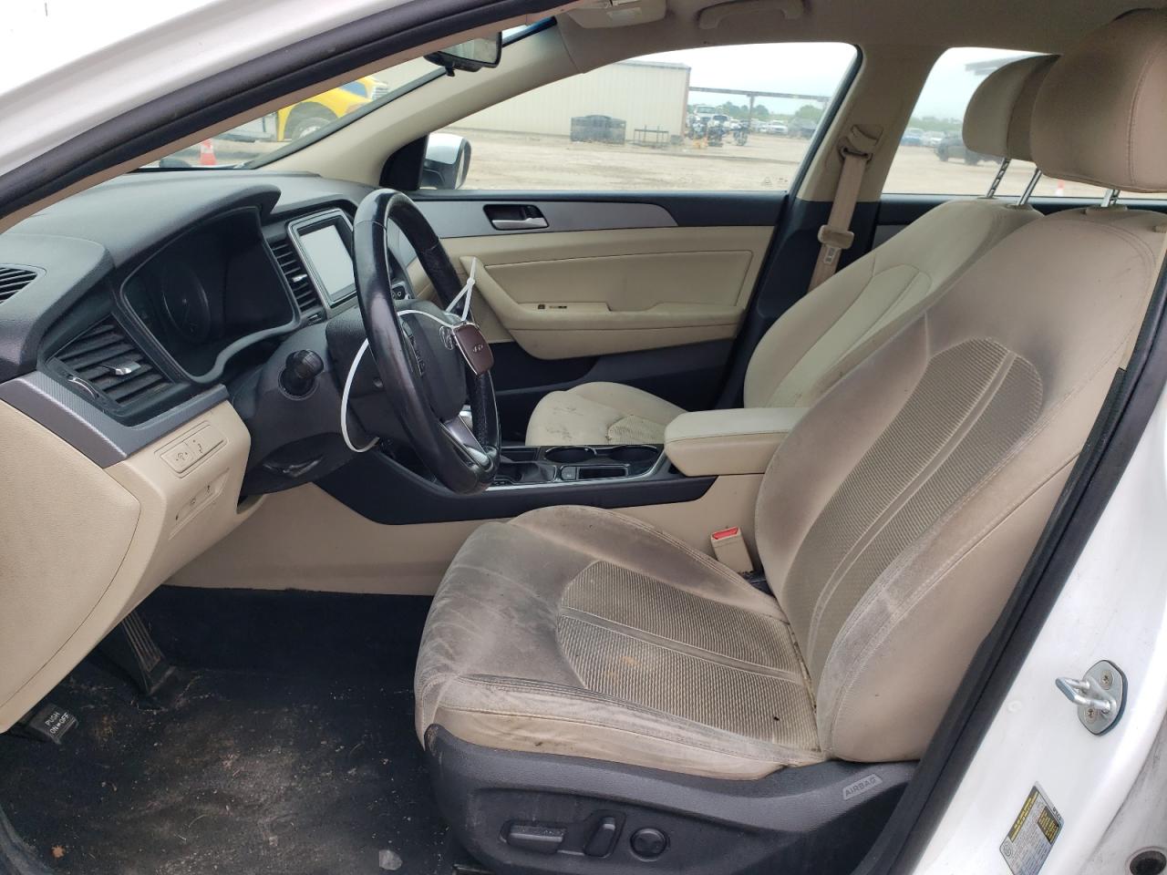 Photo 6 VIN: 5NPE34AFXKH795586 - HYUNDAI SONATA 