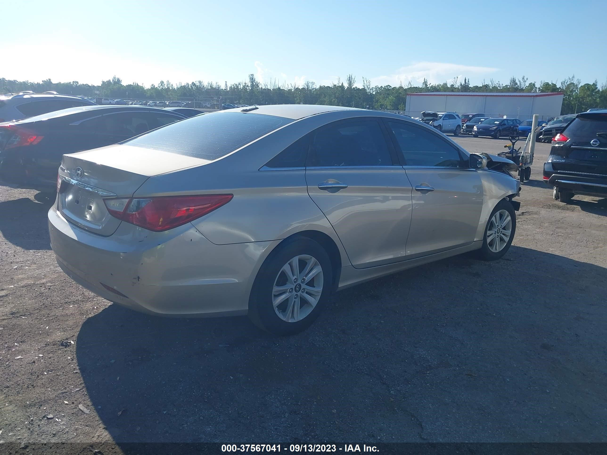 Photo 3 VIN: 5NPEB4AC0BH042383 - HYUNDAI SONATA 