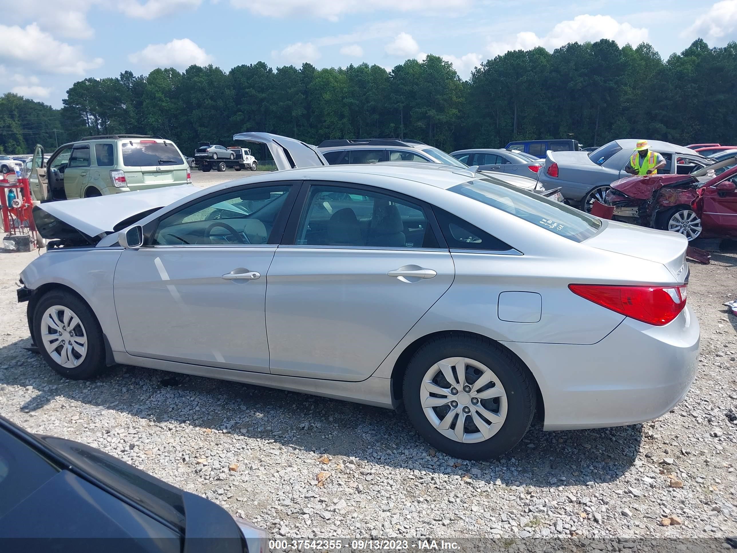 Photo 14 VIN: 5NPEB4AC0BH107264 - HYUNDAI SONATA 