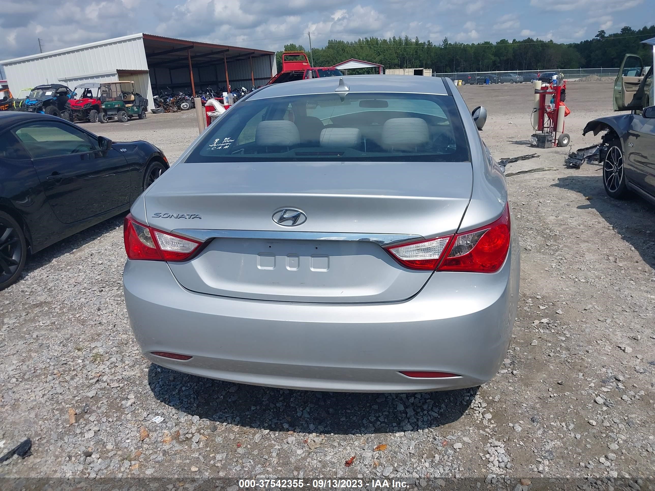 Photo 16 VIN: 5NPEB4AC0BH107264 - HYUNDAI SONATA 